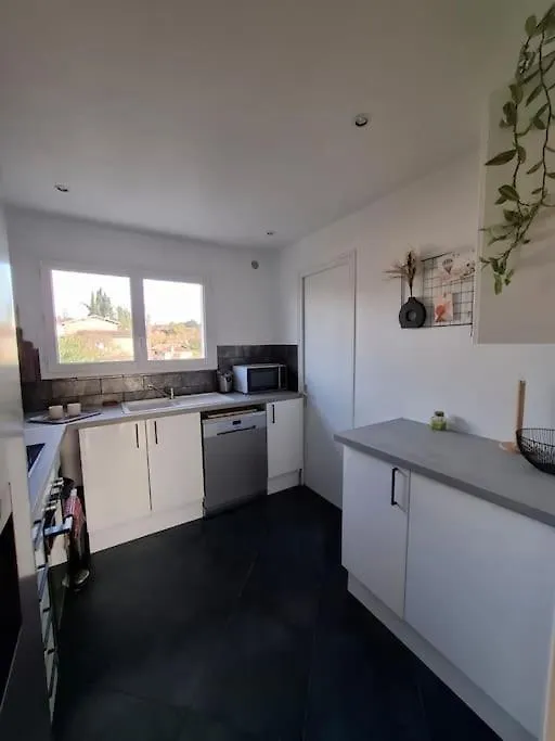 Appartement Calme Avec Vue Auch Apartment